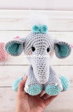 Sweet Oddity Art - Carolyne Brodie - Emmy the elephant version 2