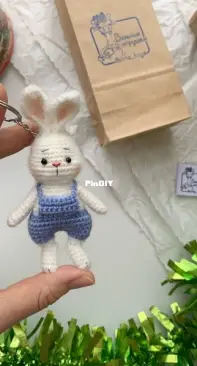 Iris toys - Irina Ni - Bunny keychain