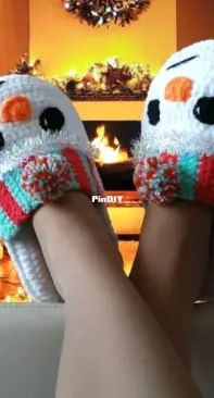 Tutti Frutti Crochet AU - Snowman Slippers