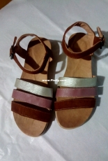 sandals, capybara leather and cow leather.