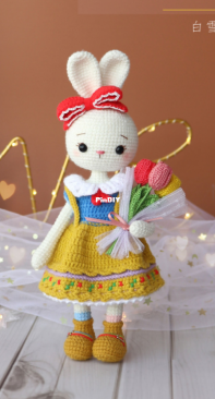 Wendy Li Designs - Snow White Bunny - Chinese