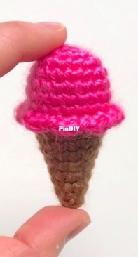 Tiny Baby Ice Cream Cone (Free Crochet Pattern) - Sweet Softies