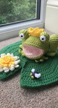 LauLovesCrochet - Laura Loves Crochet - Laura Sutcliffe - Frog and Lily Pad Playset