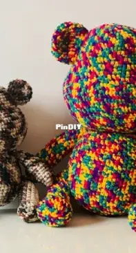 2 bearbricks