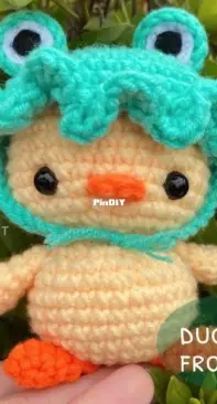 Mau Crochet - Mau Peña - Duck with frog hat - Free
