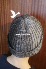 Winter hat with refleksive thread