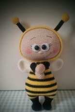 Bonnie with bee costume-Havva Ünlü
