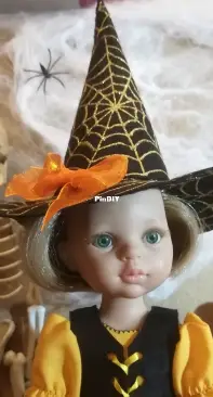 Felt halloween witch hat for Paola Reina doll
