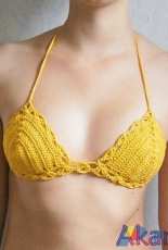 akari crochet patterns-melissa flores-Easy triangle bikini top with shells