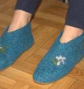 felt slippers blue