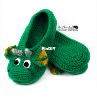 The Cheerful Chameleon - Charlyn Clark - Adult Dragon Slippers