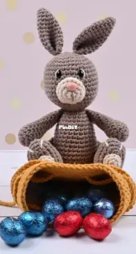 CuteDutch - Anniek Kampman - Easter Egg Collecting Bunny - Paasei Verzamelhaas - Dutch
