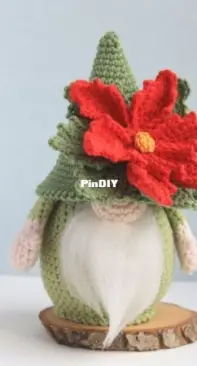 Pam Pino Design - Nazeli Mkrtchyan-Tadevosyan - Christmas Poinsettia Gnome