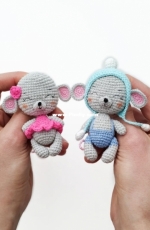 Crochet Toys Basket - Olga Lukoshkina - Mouse Brooch