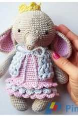 Amalou Designs - Marielle Maag - Ava the little princess - Spanish