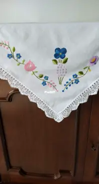 Embroidered  table mate