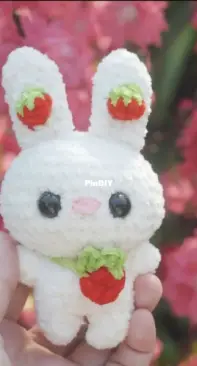 Zinc Yu Strawberry Bunny - English