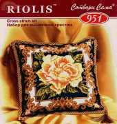 Riolis 951 - Yellow Rose Pillow