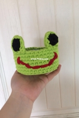 green frog basket