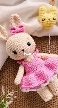 Littlehand Crochet - Mod Tanyatorn - Alice the Baby Girl Bunny