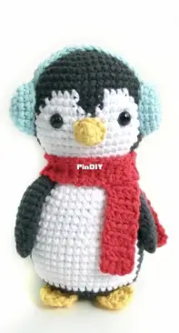 Crochet to Play - Jennifer Percival - Chilly the Penguin