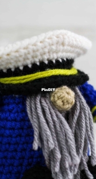 Winding Road Crochet - Lindsey Dale - Military Gnome - Free