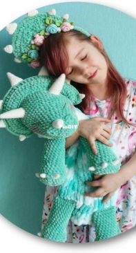Pom.Pon.Knit - Maria Kalachikova - Pajama Bag Triceratops- Russian