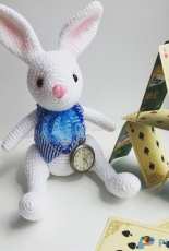 Ksenia Igoshina - The White Rabbit of Alice in Wonderland - Russian - Free